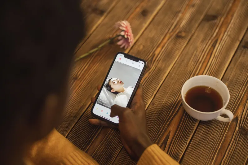 Tu perfil en apps de citas para adultos: los trucos que marcan la diferencia entre pasar desapercibido y arrasar